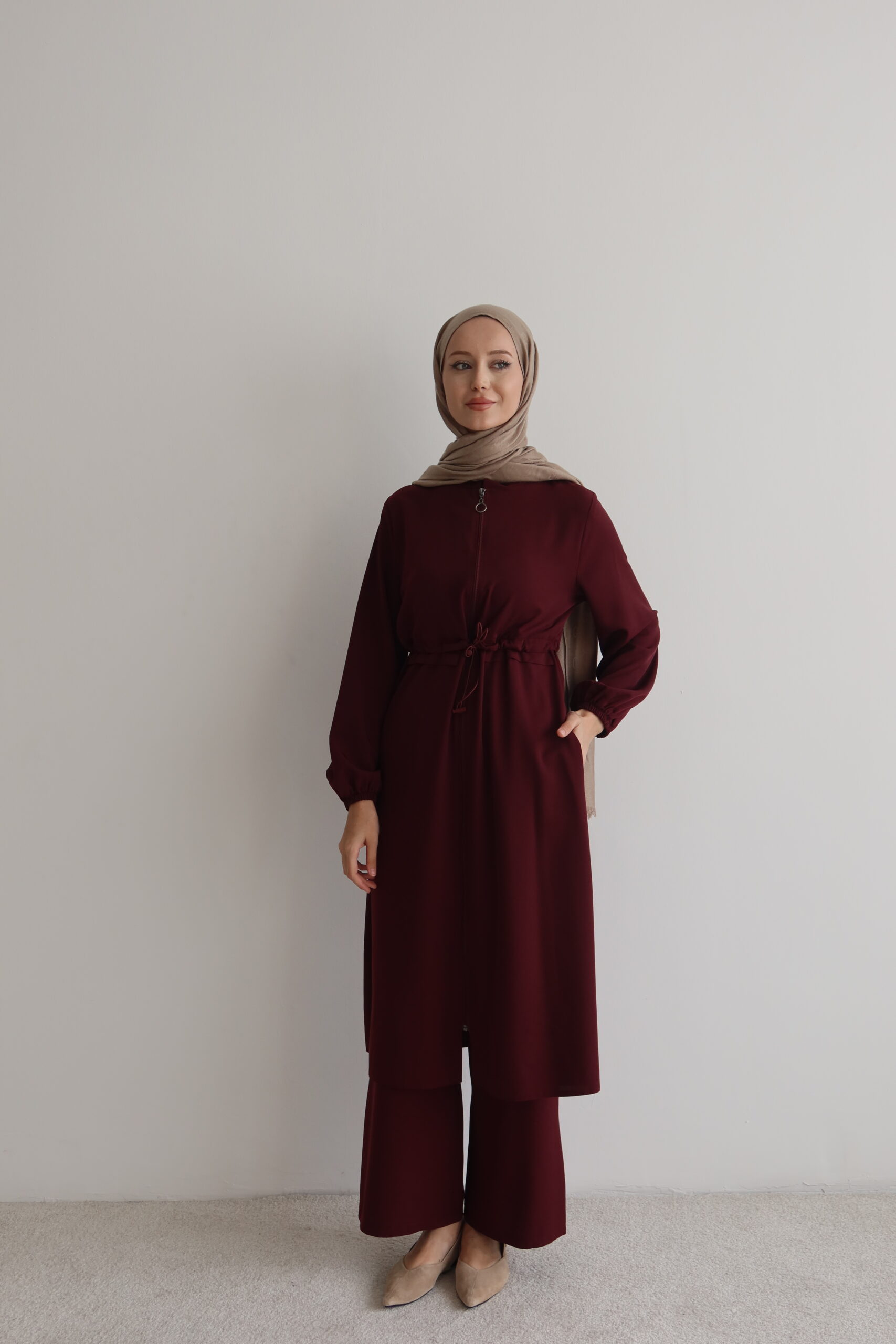 Belden Büzgülü ve Fermuar Detaylı Bej Tunik Pantolon Takım - Görsel 6