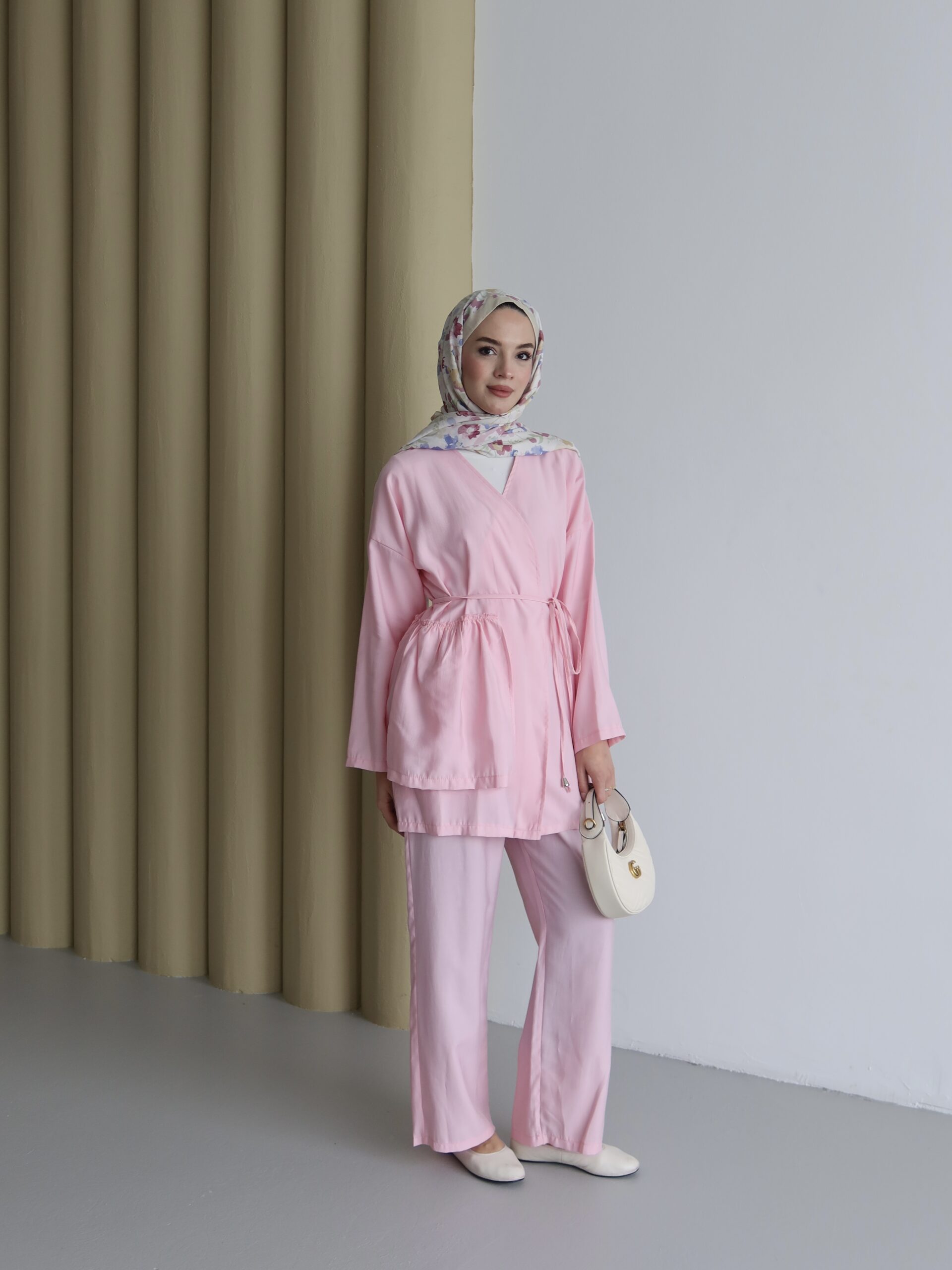 Kruvaze Kesim Belden Bağlamalı Pastel Sarı Takım - Görsel 5