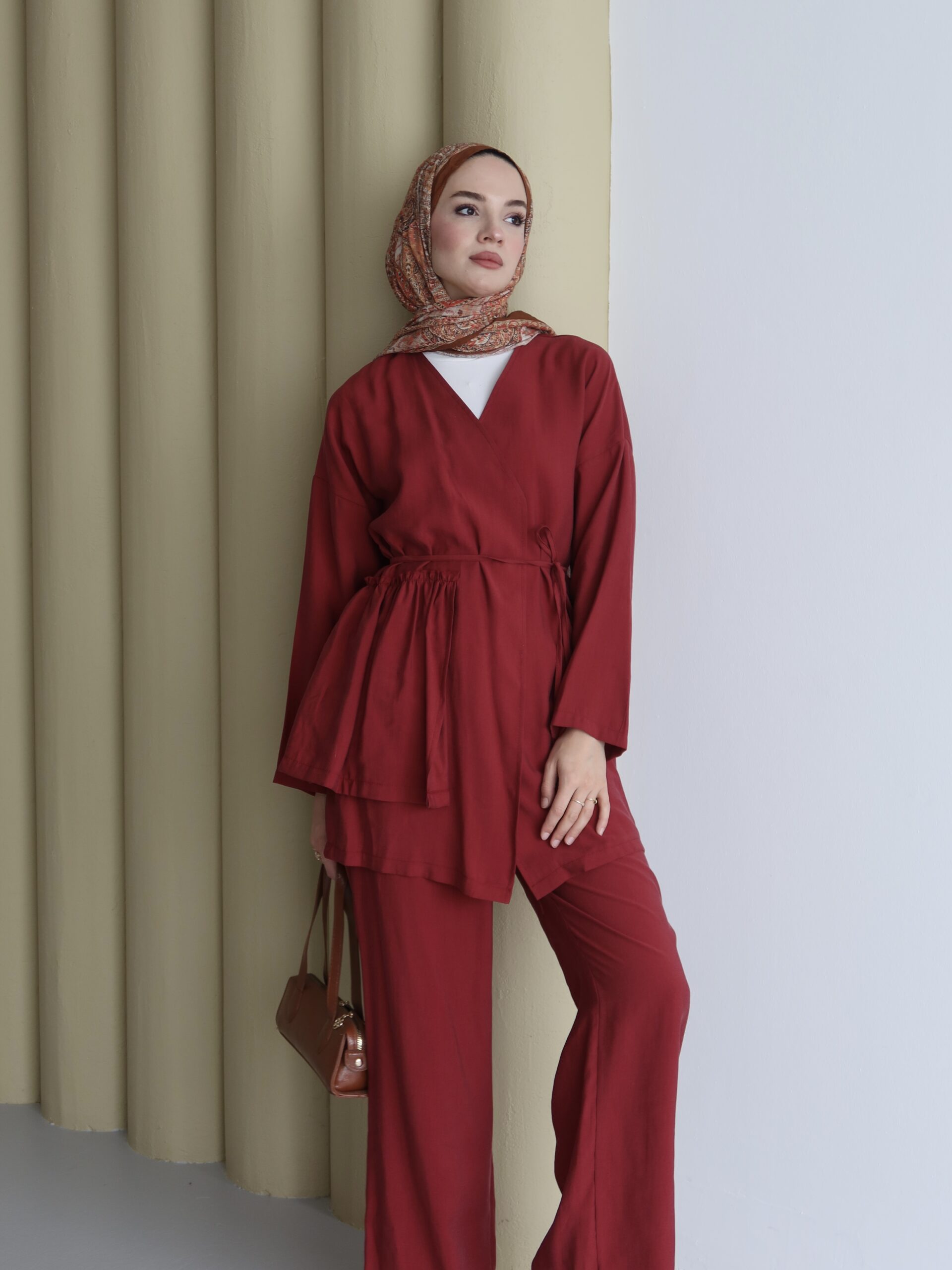 Kruvaze Kesim Belden Bağlamalı Pastel Sarı Takım - Görsel 6