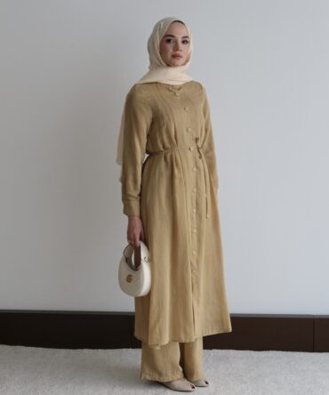 Pili Detaylı ve Kuşaklı Hardal Tunik Pantolon Takım