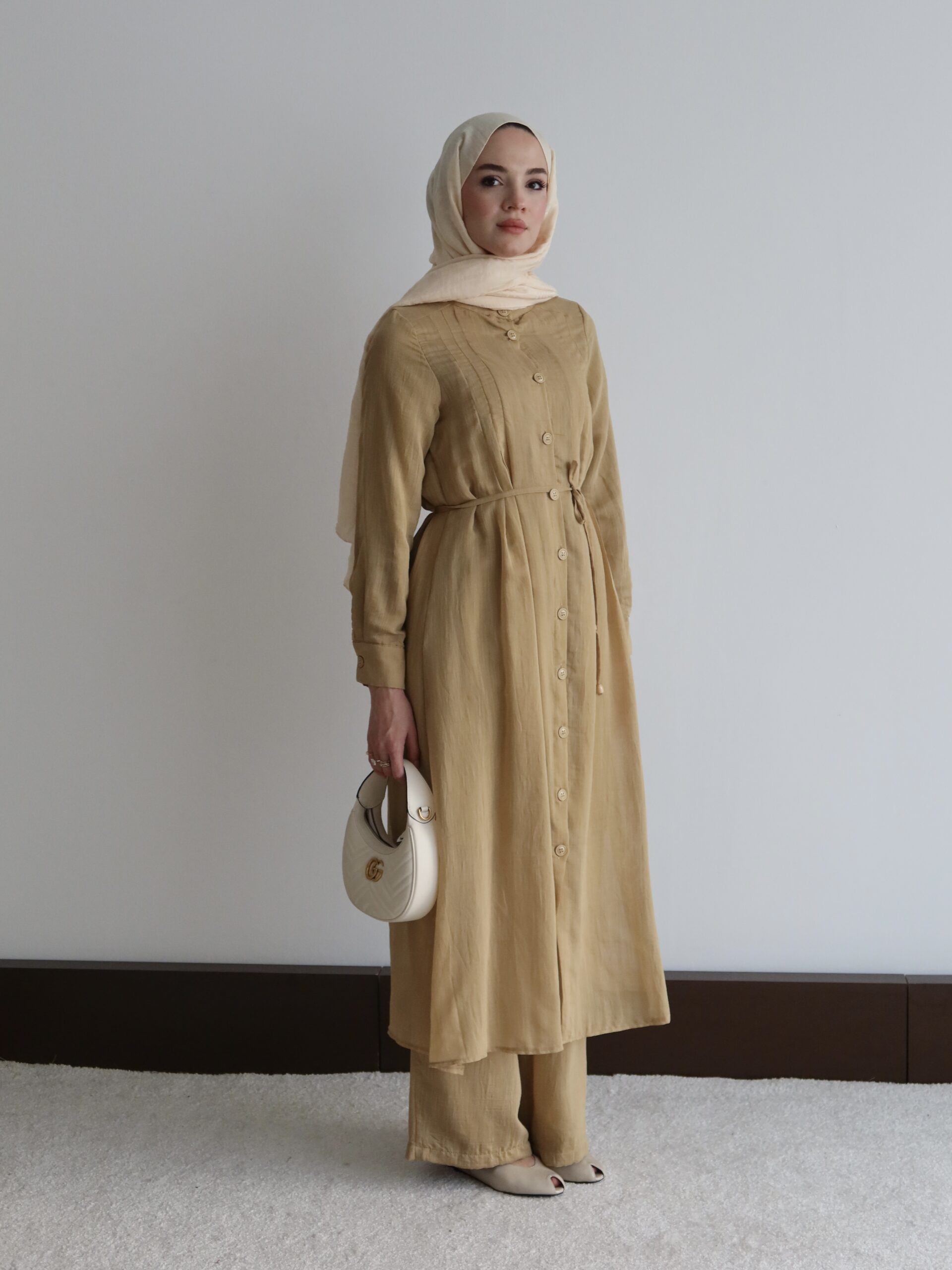 Pili Detaylı ve Kuşaklı Hardal Tunik Pantolon Takım
