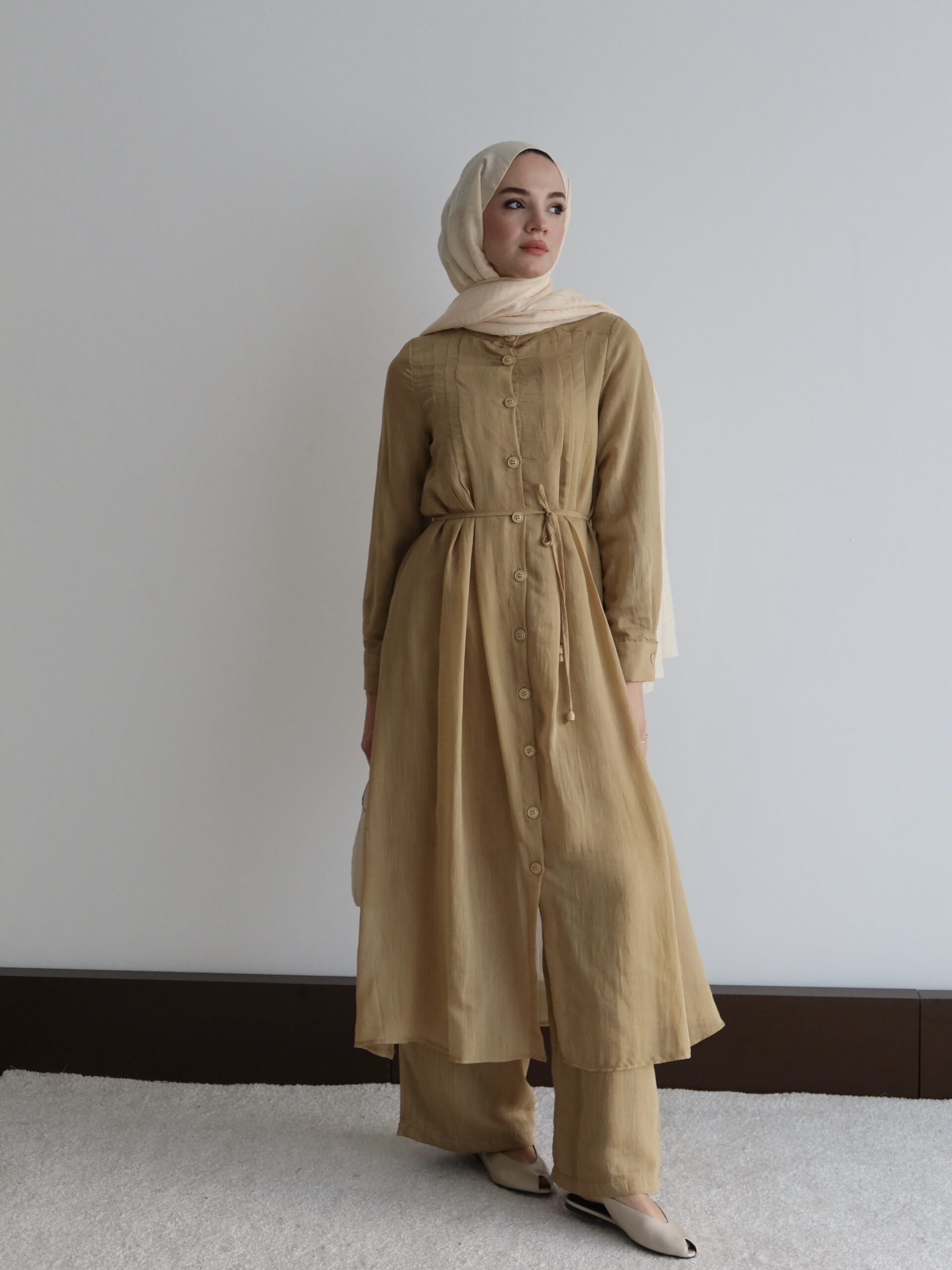 Pili Detaylı ve Kuşaklı Hardal Tunik Pantolon Takım - Görsel 8