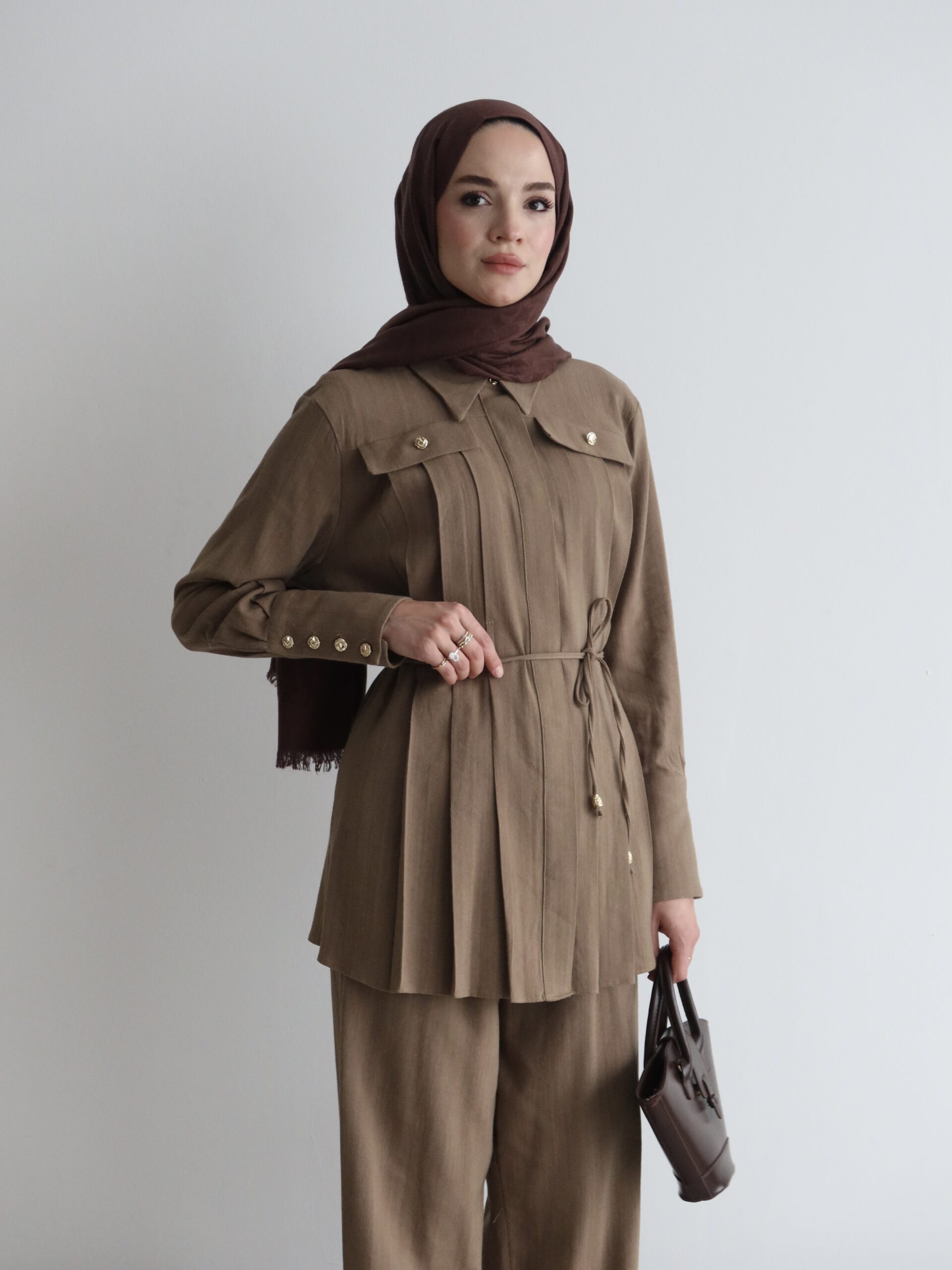 Pili Detaylı ve Kuşaklı Lacivert Pantolon Tunik Takım - Görsel 3