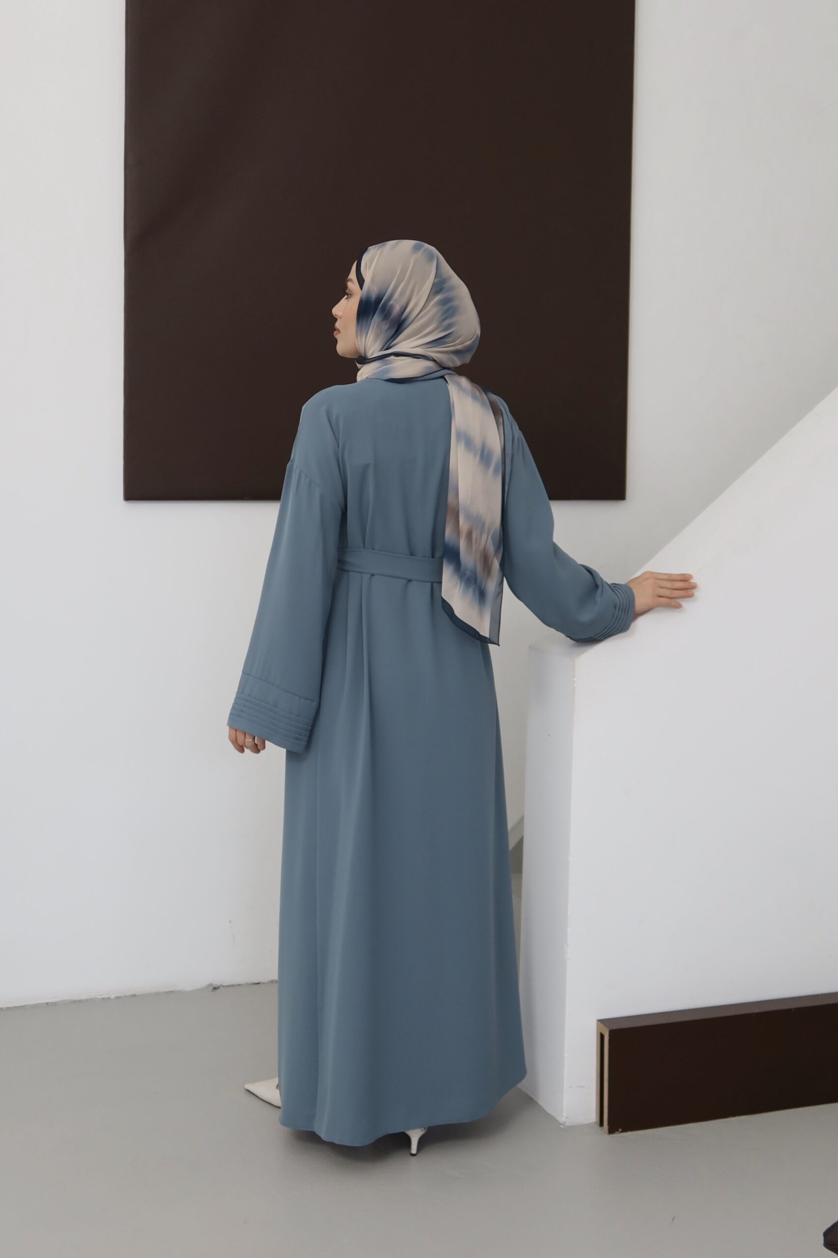 Pili Detaylı ve Kuşaklı Mürdüm Abiye Elbise - Görsel 7