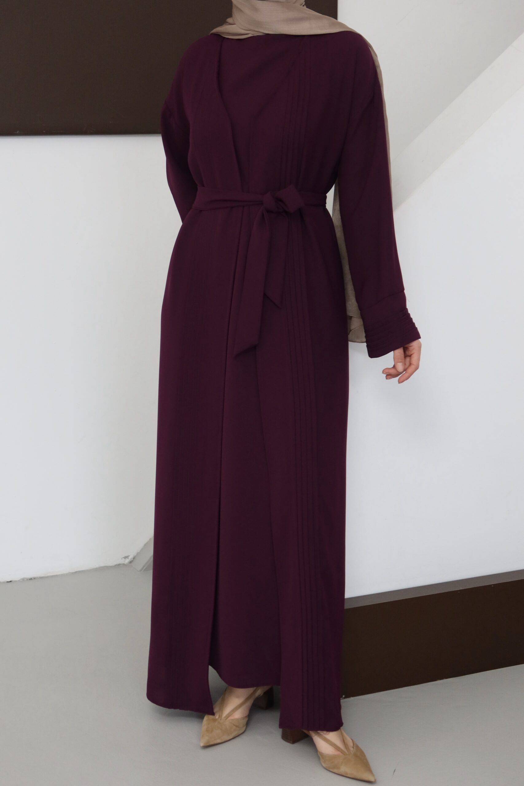 Pili Detaylı ve Kuşaklı Mürdüm Abiye Elbise - Görsel 4